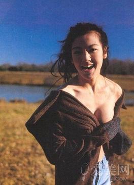 在线观看林熙蕾写真,光影交织下的美丽瞬间 第2张 在线观看林熙蕾写真,光影交织下的美丽瞬间 第2张